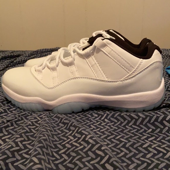 Jordan legend blue 11 low